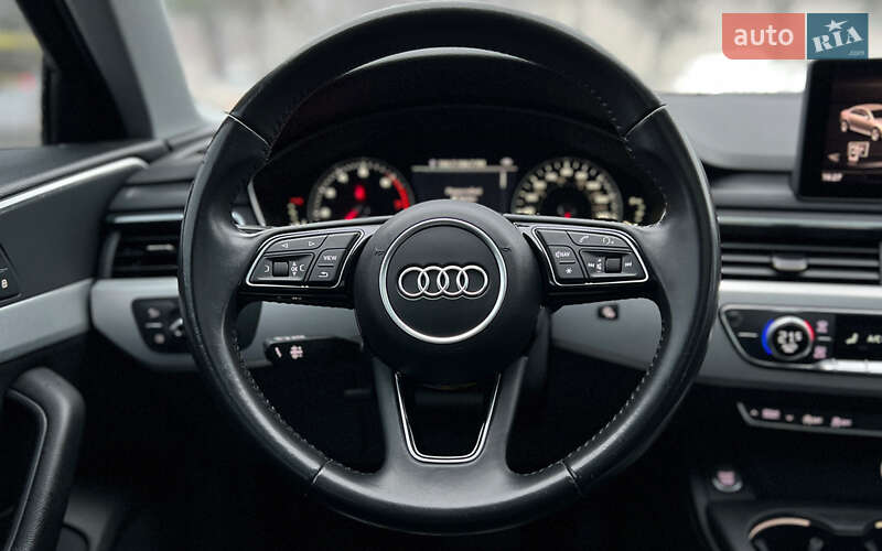Седан Audi A4 2016 в Львове