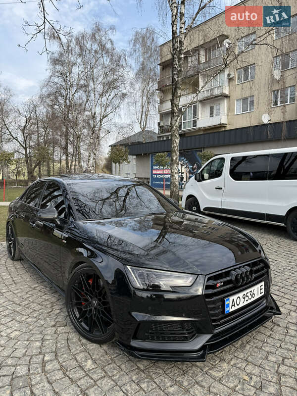 Седан Audi A4 2017 в Виноградове