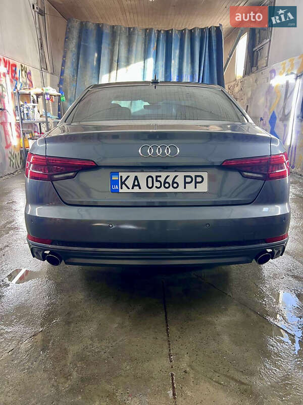 Седан Audi A4 2016 в Киеве