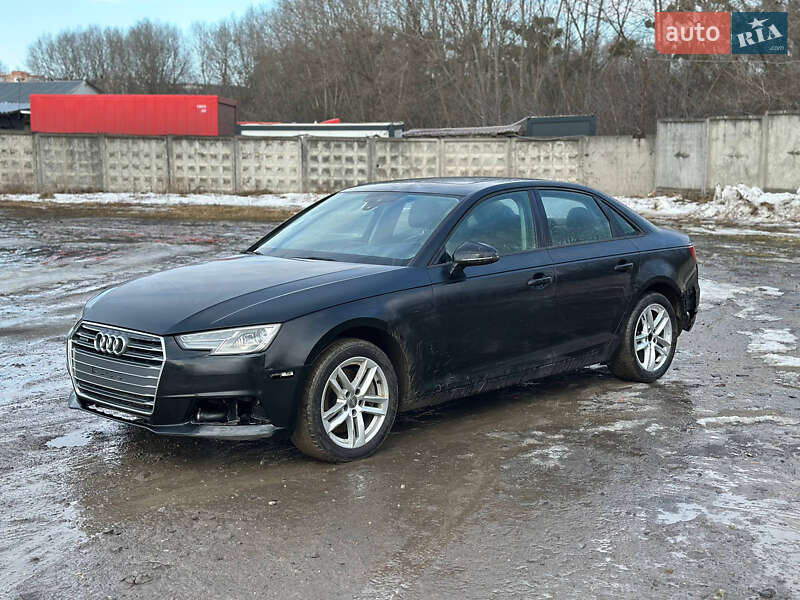 Седан Audi A4 2017 в Хмельницком