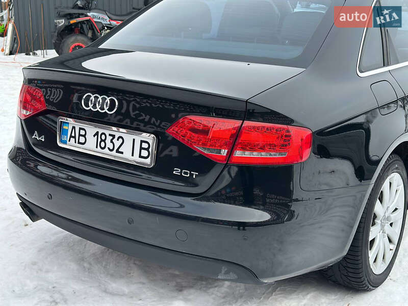 Седан Audi A4 2012 в Виннице