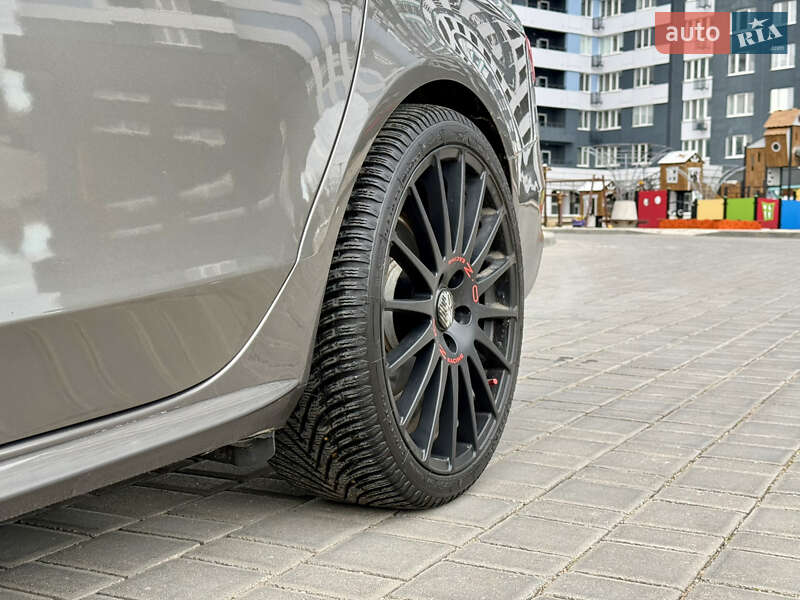Седан Audi A4 2014 в Одесі