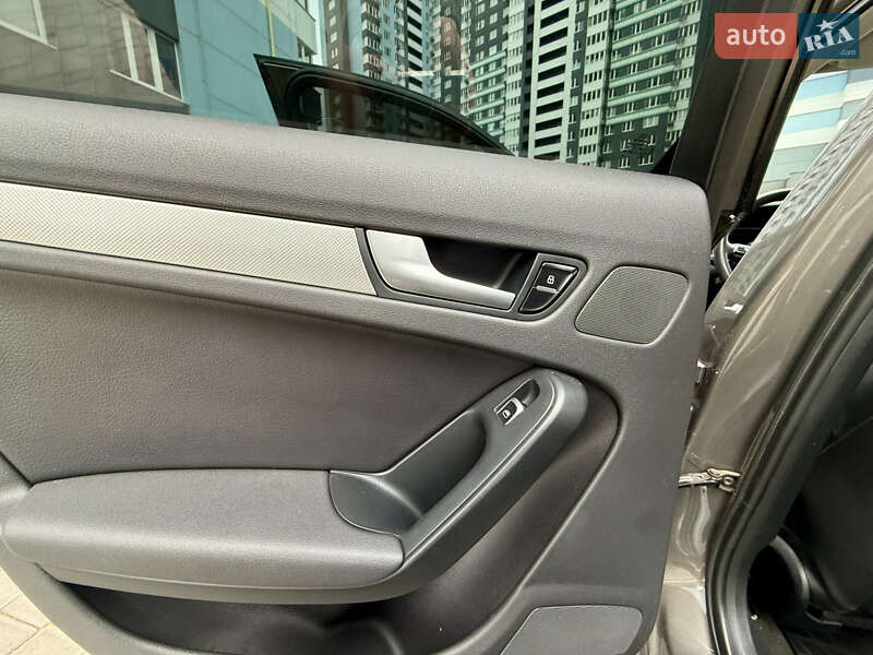 Седан Audi A4 2014 в Одесі