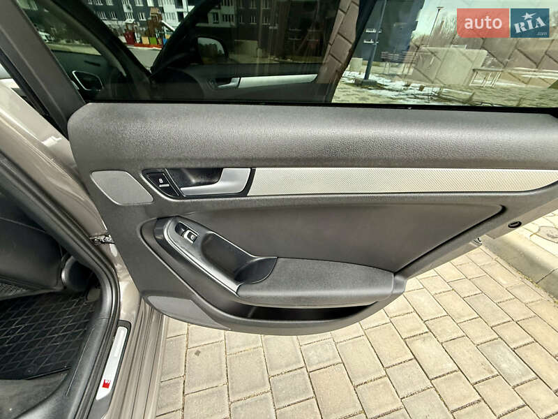 Седан Audi A4 2014 в Одесі