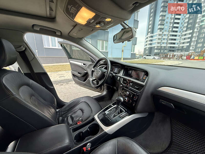 Седан Audi A4 2014 в Одесі