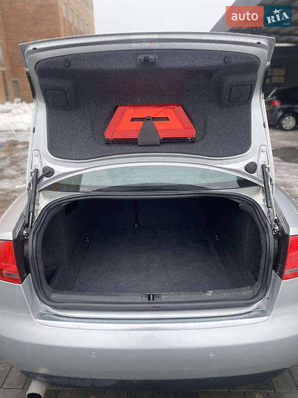 Седан Audi A4 2005 в Староконстантинове