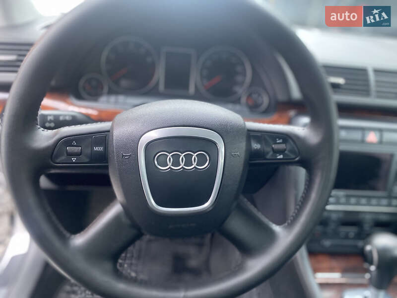 Седан Audi A4 2005 в Староконстантинове