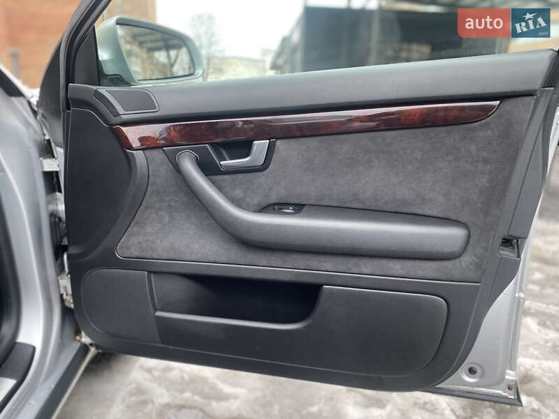 Седан Audi A4 2005 в Староконстантинове