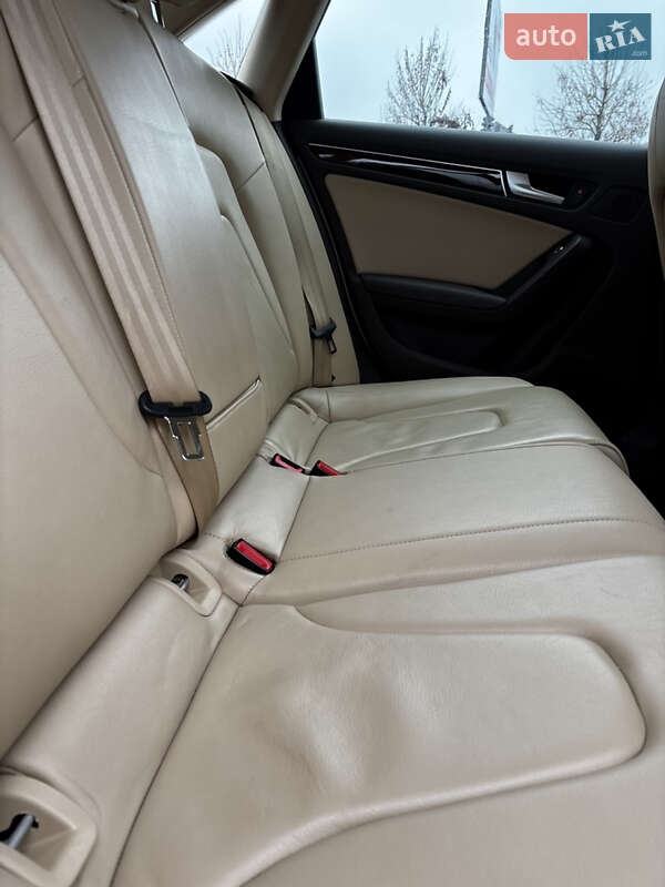 Седан Audi A4 2014 в Буче