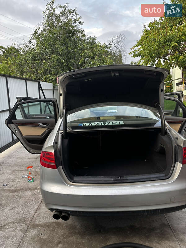 Седан Audi A4 2014 в Буче