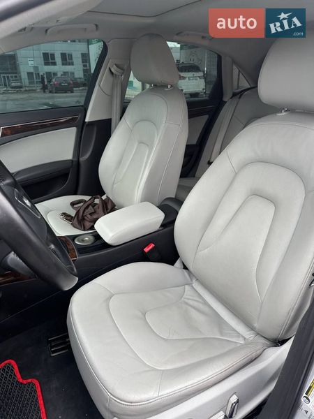 Седан Audi A4 2012 в Ивано-Франковске