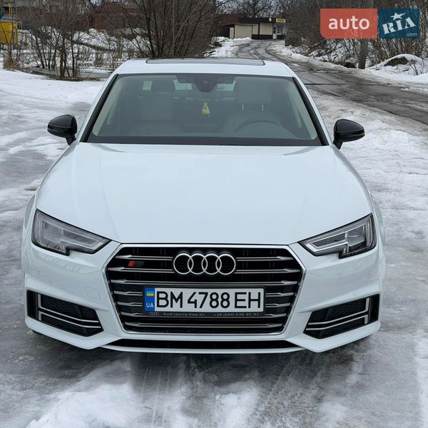 Седан Audi A4 2017 в Глухове