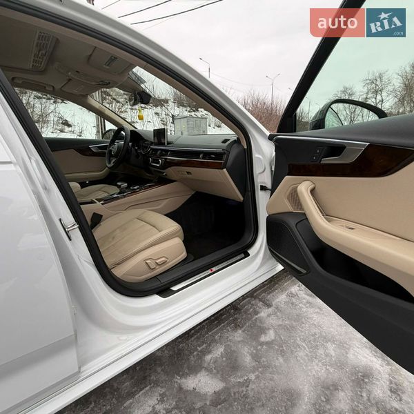 Седан Audi A4 2017 в Глухове