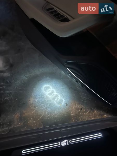 Седан Audi A4 2017 в Глухове