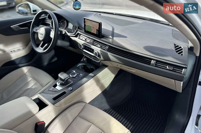 Седан Audi A4 2019 в Киеве