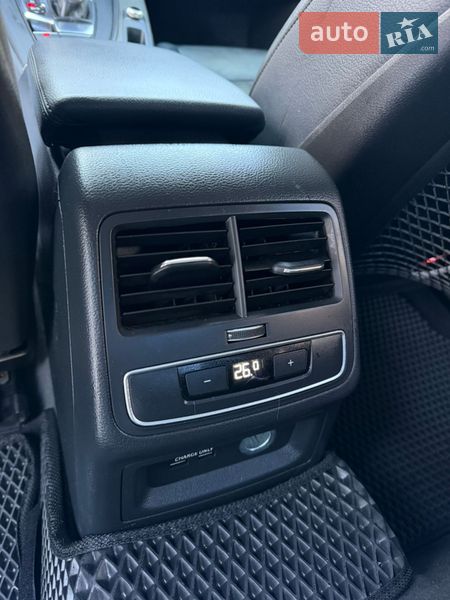 Седан Audi A4 2019 в Чернигове