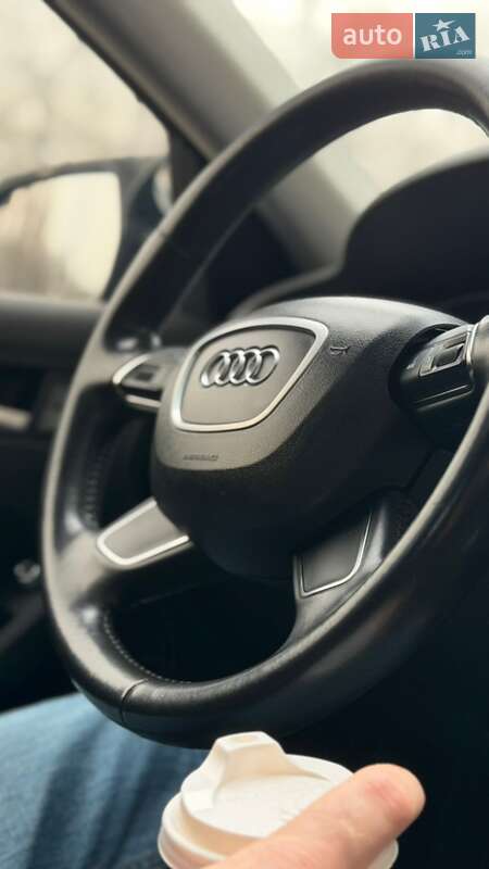 Седан Audi A4 2013 в Одесі