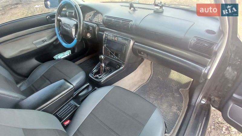 Седан Audi A4 1996 в Вознесенске