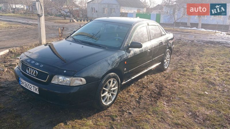 Седан Audi A4 1996 в Вознесенске