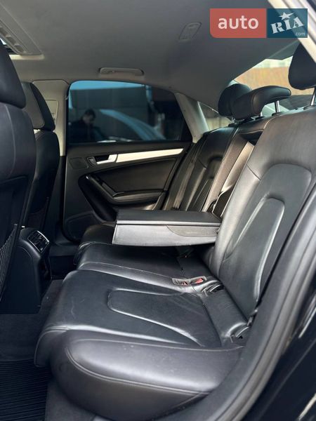 Седан Audi A4 2015 в Стрию