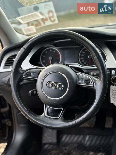 Седан Audi A4 2015 в Стрию
