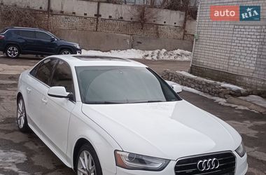 Седан Audi A4 2015 в Каневе