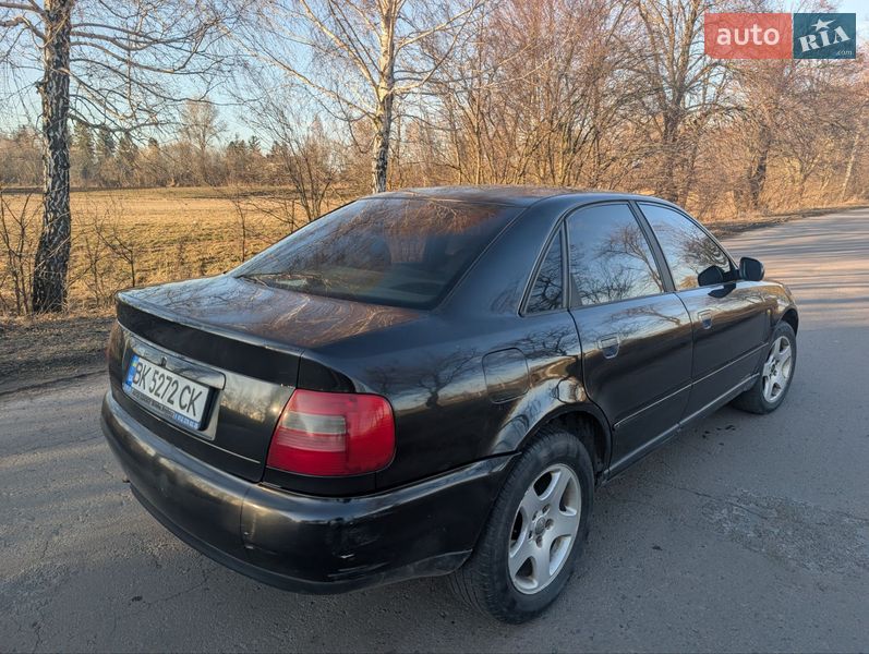 Седан Audi A4 1998 в Здолбуніві