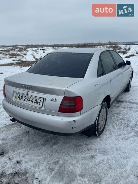 Седан Audi A4 1998 в Переяславе