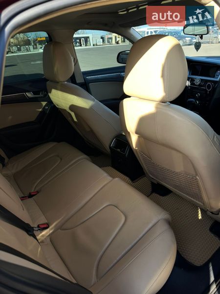 Седан Audi A4 2012 в Луцьку