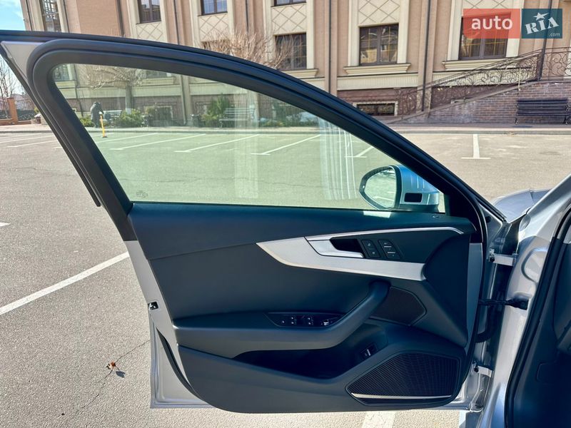 Седан Audi A4 2018 в Києві