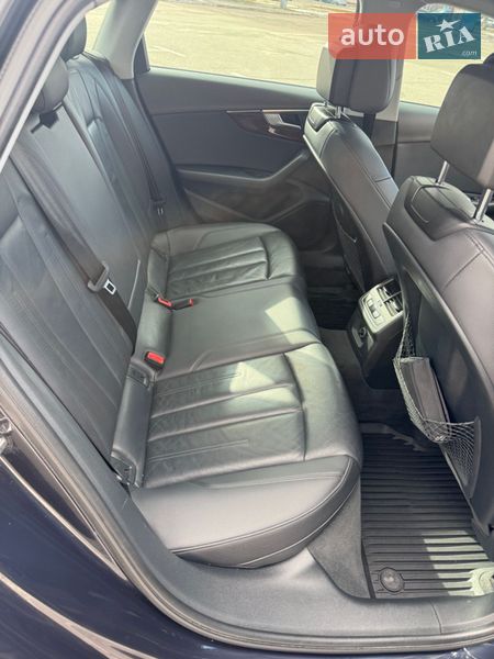 Седан Audi A4 2017 в Киеве