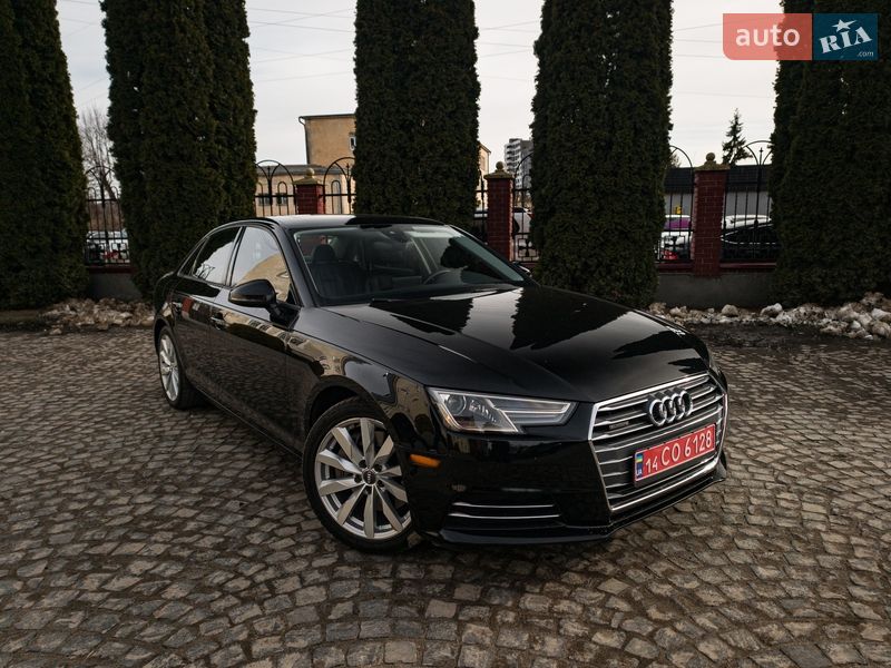 Седан Audi A4 2015 в Львове
