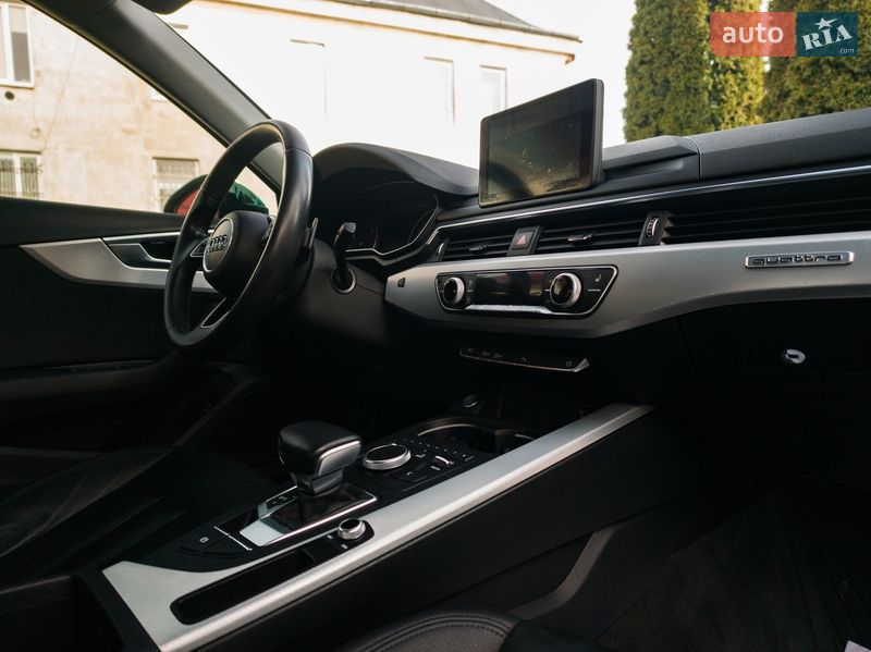 Седан Audi A4 2015 в Львове