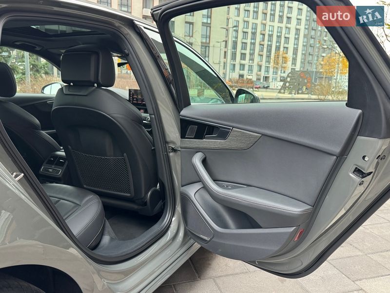 Седан Audi A4 2022 в Києві