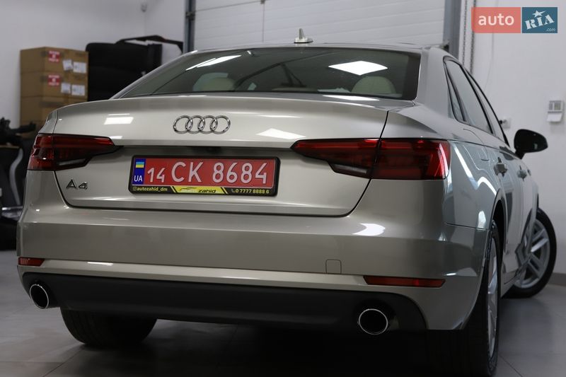 Седан Audi A4 2017 в Дрогобыче