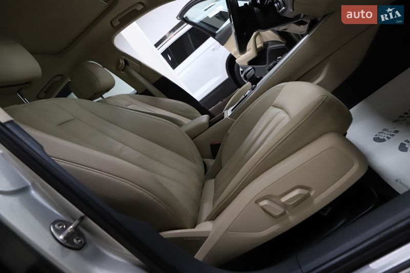 Седан Audi A4 2017 в Дрогобыче
