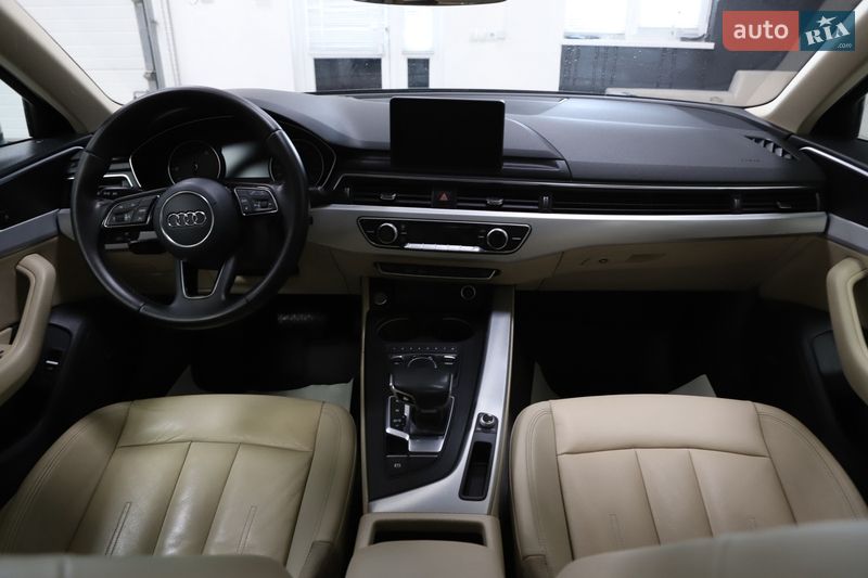 Седан Audi A4 2017 в Дрогобыче