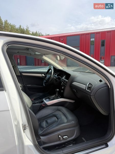 Седан Audi A4 2013 в Львові