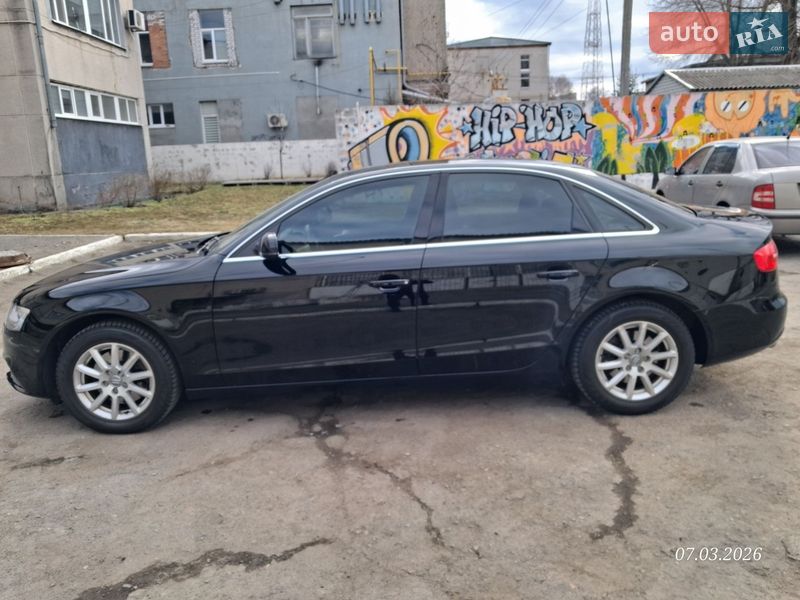 Седан Audi A4 2014 в Днепре