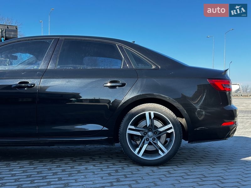 Седан Audi A4 2016 в Львові