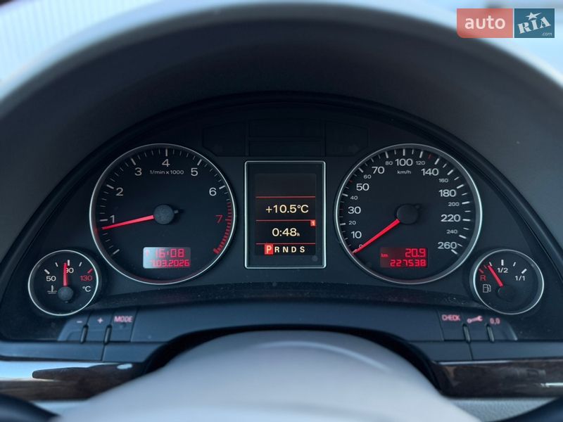 Седан Audi A4 2006 в Володимирі