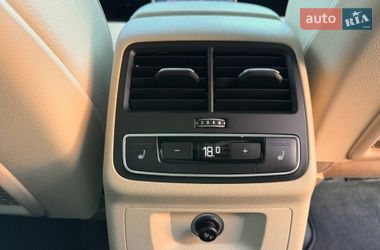 Седан Audi A4 2018 в Львове