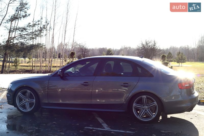 Седан Audi A4 2015 в Киеве