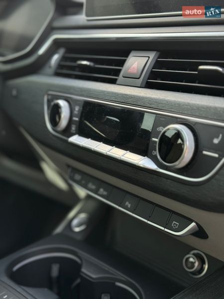 Седан Audi A4 2016 в Львові