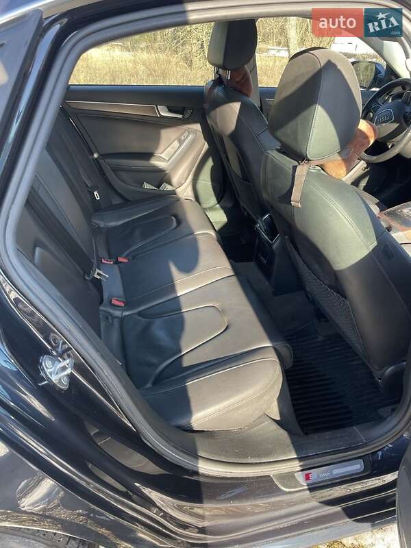 Седан Audi A4 2013 в Киеве