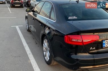 Седан Audi A4 2012 в Львове