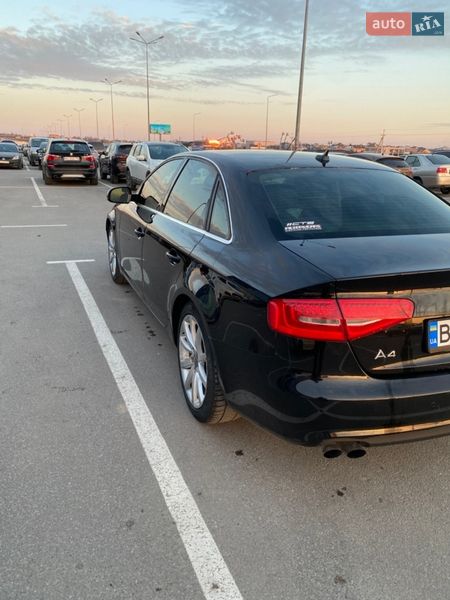 Седан Audi A4 2012 в Львові