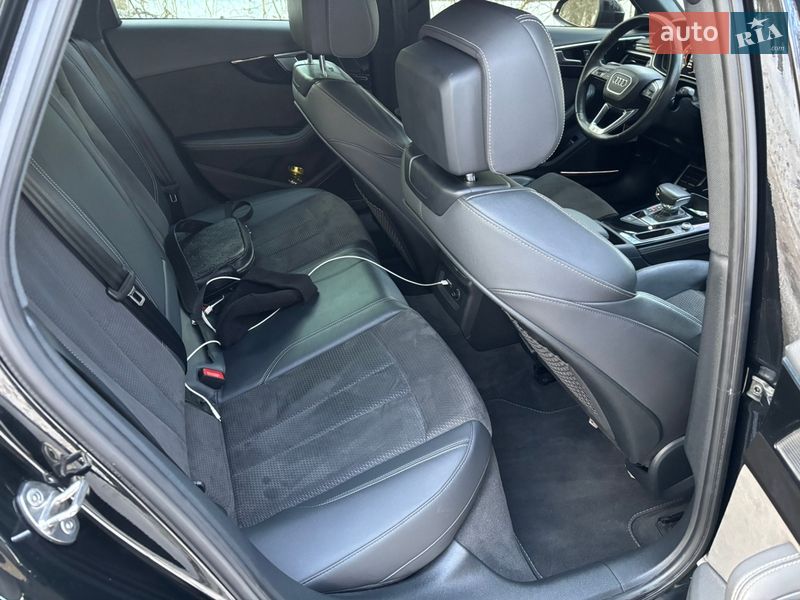 Седан Audi A4 2021 в Львове