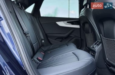 Седан Audi A4 2022 в Ровно