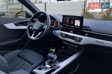 Седан Audi A4 2022 в Ровно